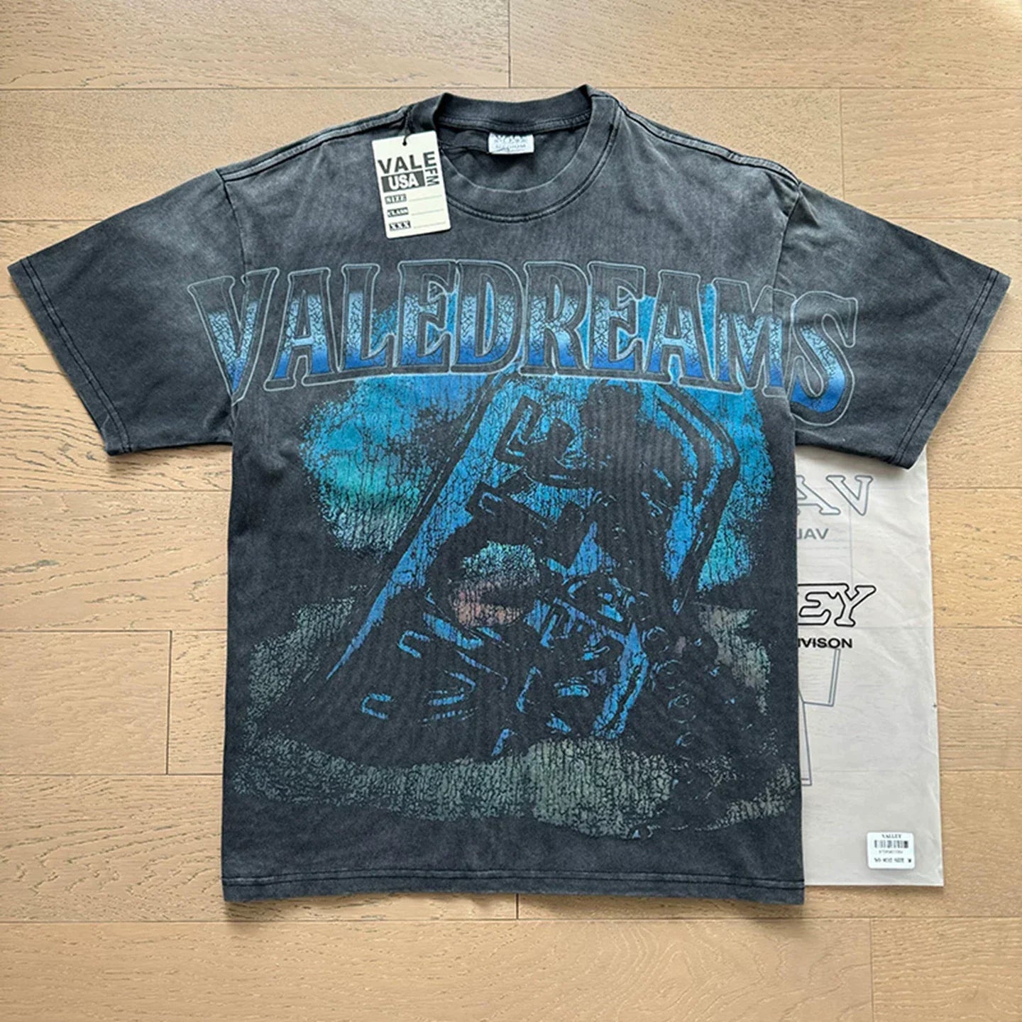Vale Dreams Blue Graphic T-Shirt Washed Black