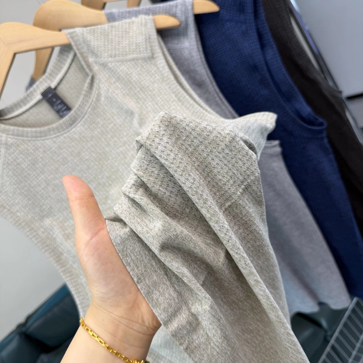 Mesh knitted fabric! Quick dry high bounce! Summer men's foreign trade moisture wicking and sweat wicking sports versatile sleeveless vest