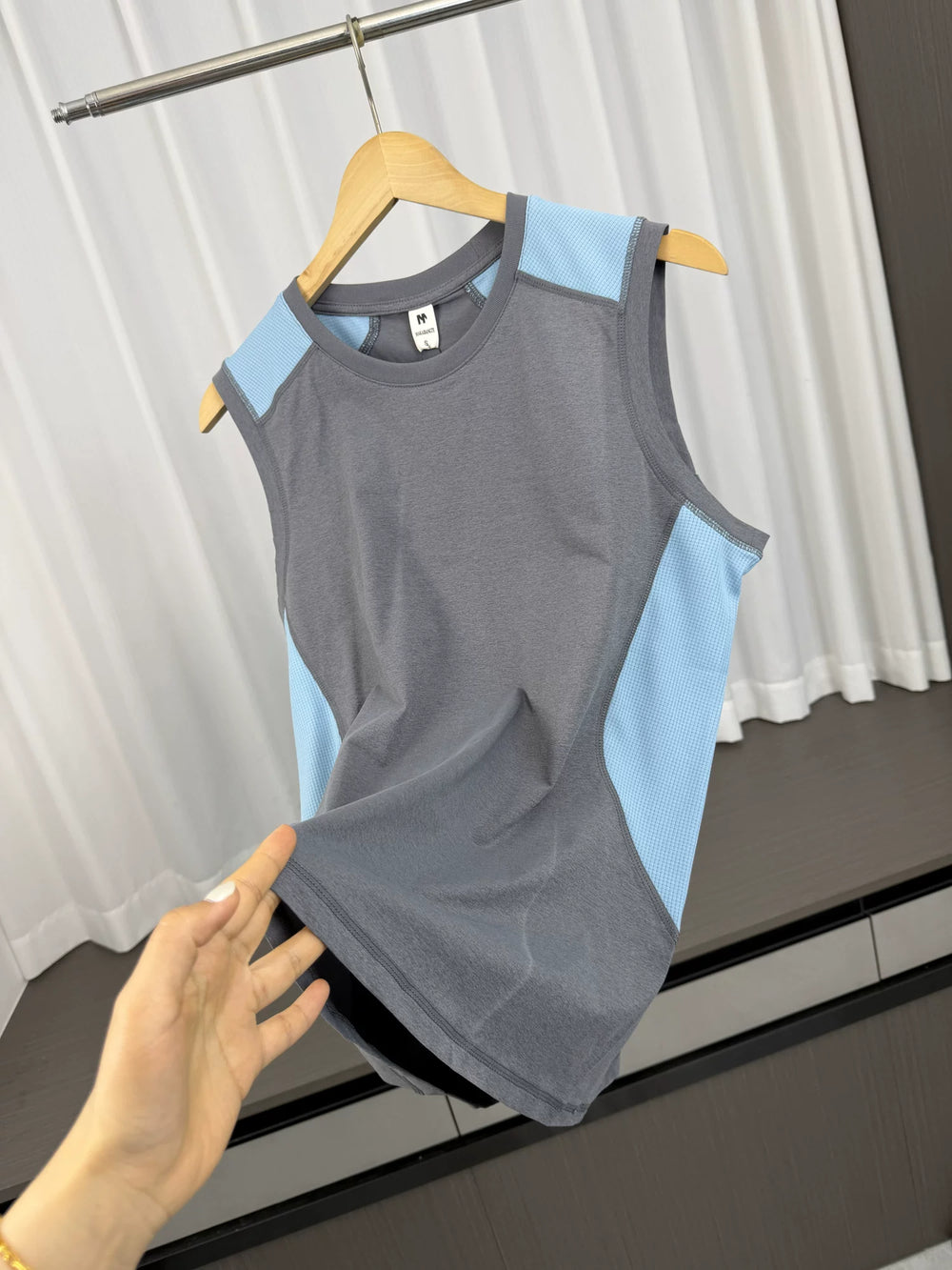 Mountain outdoors! Men and women can wear it! Foreign trade men's summer quick drying breathable contrasting casual T-shirt sports vest