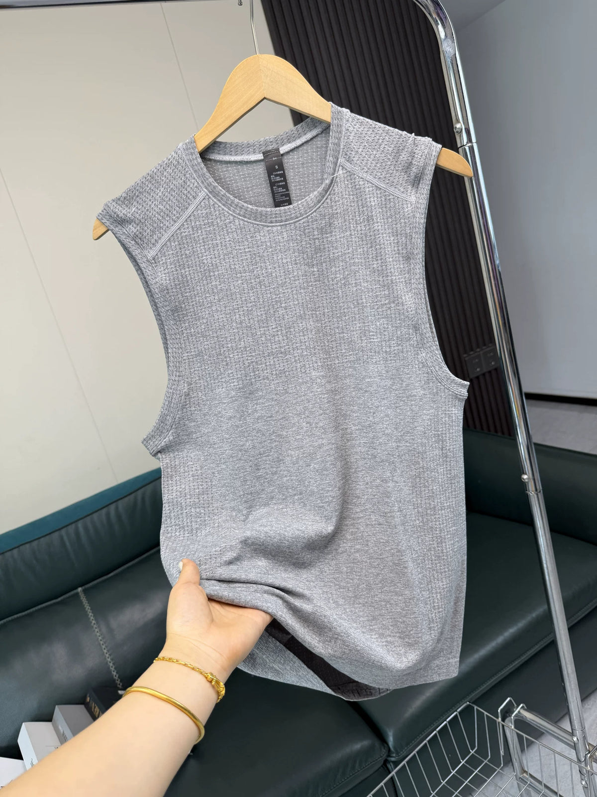 Mesh knitted fabric! Quick dry high bounce! Summer men's foreign trade moisture wicking and sweat wicking sports versatile sleeveless vest
