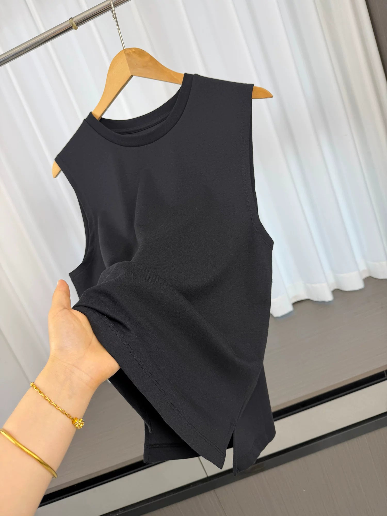 Wearing clothes is not stuffy! Skin friendly and breathable! Foreign trade men's summer simple and versatile sleeveless casual short sleeved vest trend