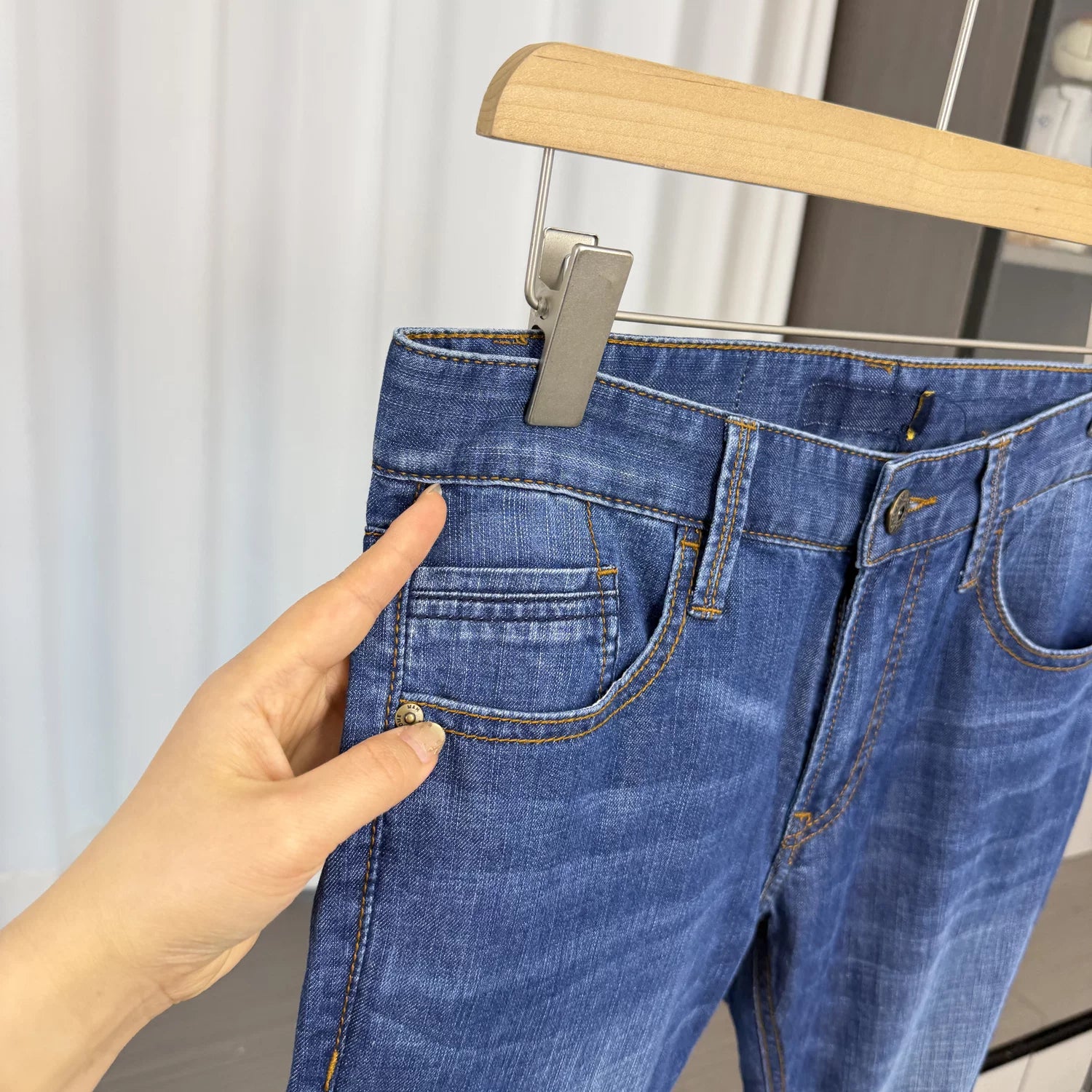 First line container removal and label cutting! Water washed elasticity! Spring men's trade washed versatile straight leg casual jeans