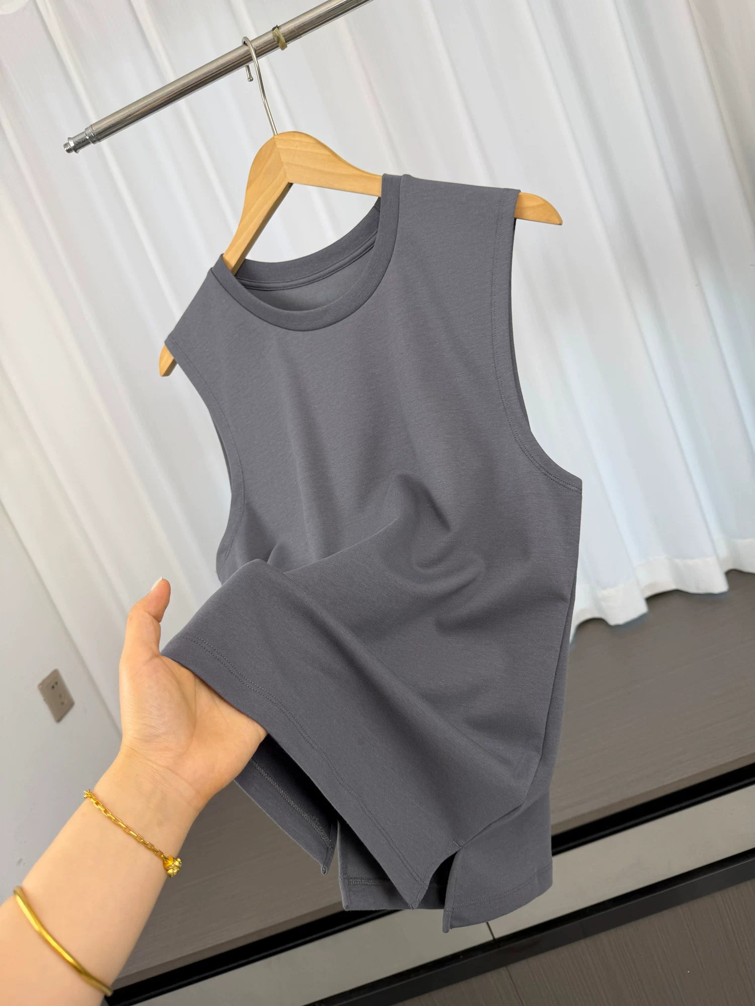 Wearing clothes is not stuffy! Skin friendly and breathable! Foreign trade men's summer simple and versatile sleeveless casual short sleeved vest trend