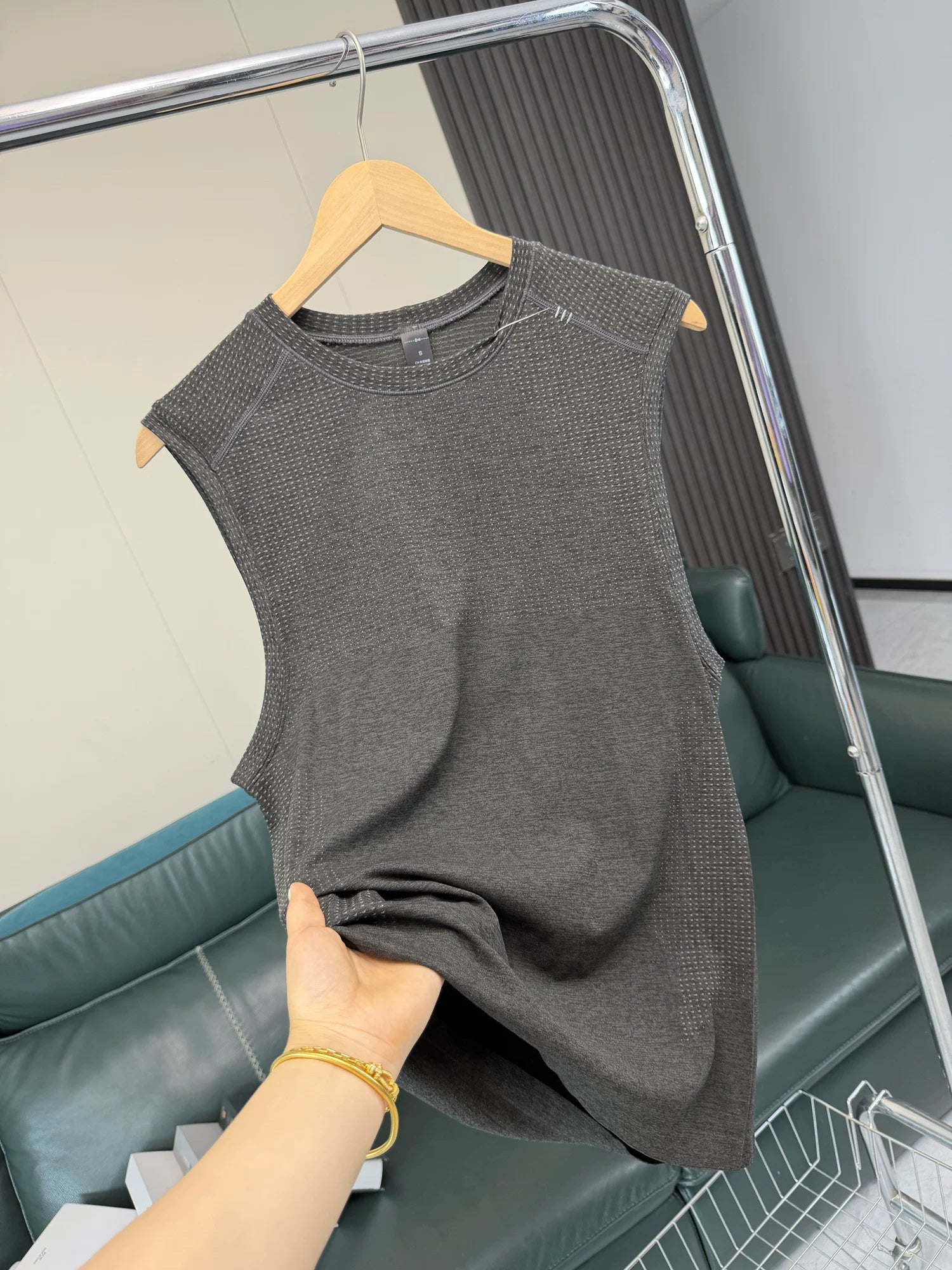 Mesh knitted fabric! Quick dry high bounce! Summer men's foreign trade moisture wicking and sweat wicking sports versatile sleeveless vest