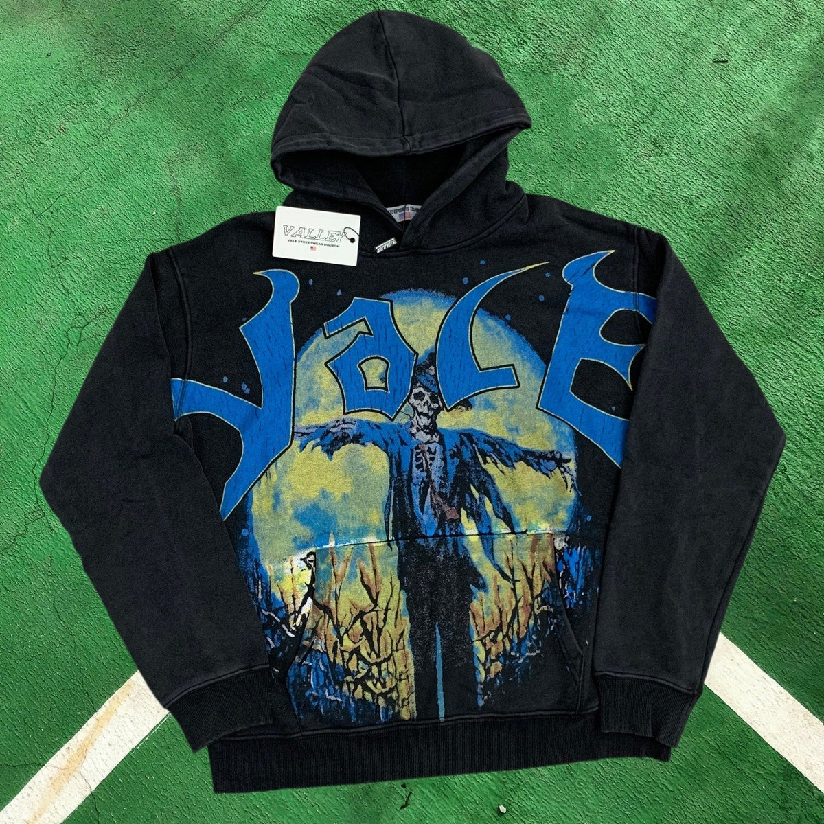 Vale Forever Graphic Pullover Hoodie (Black / Scarecrow & Full Moon)