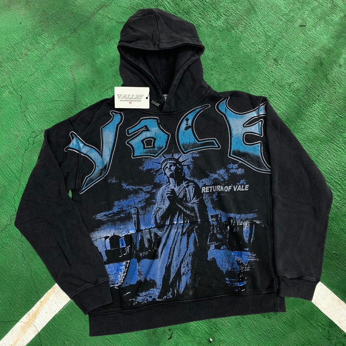 Vale Forever Graphic Pullover Hoodie (Black / Statue of Liberty & Return of Vale)