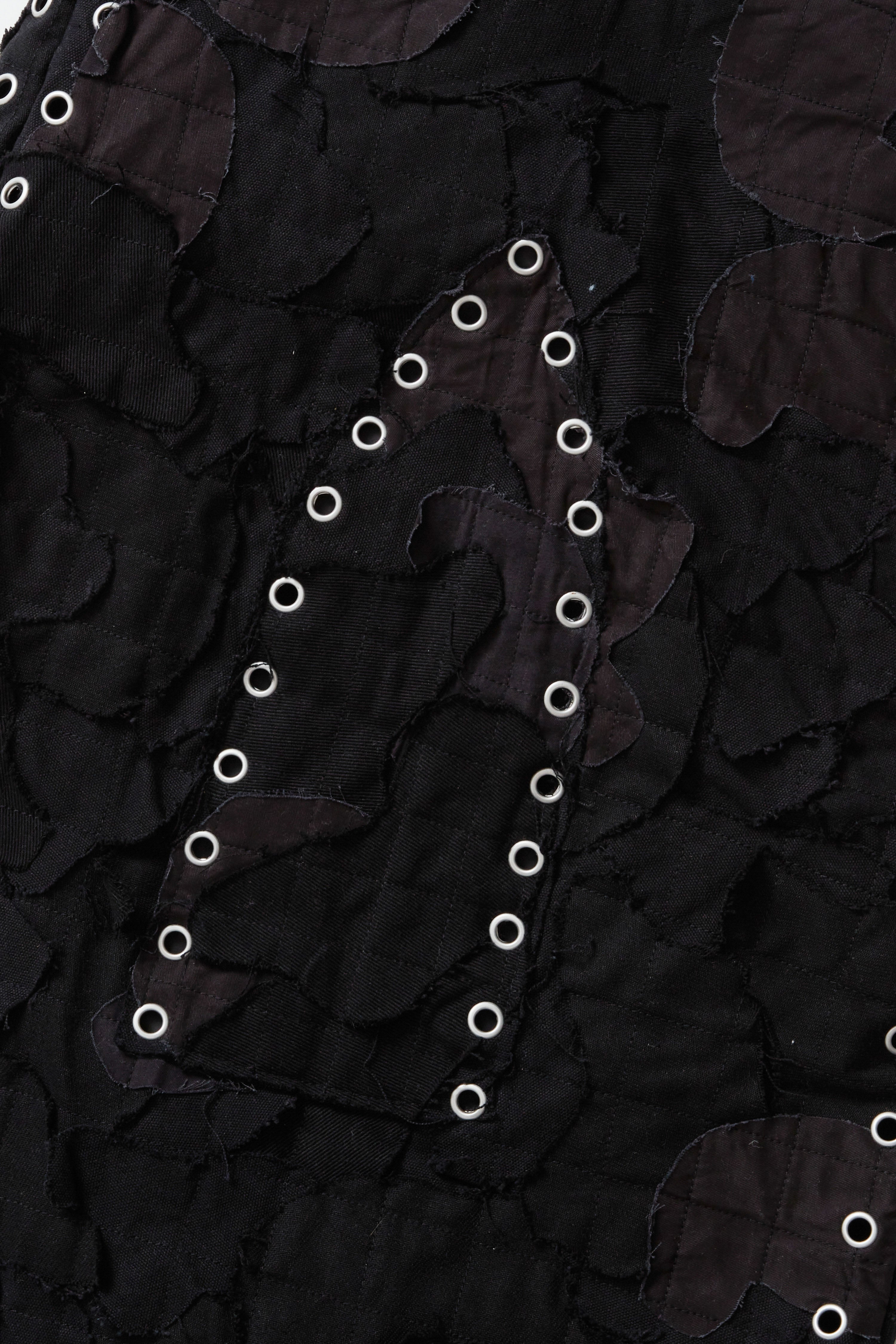 GROMMET ARCH SKIRT